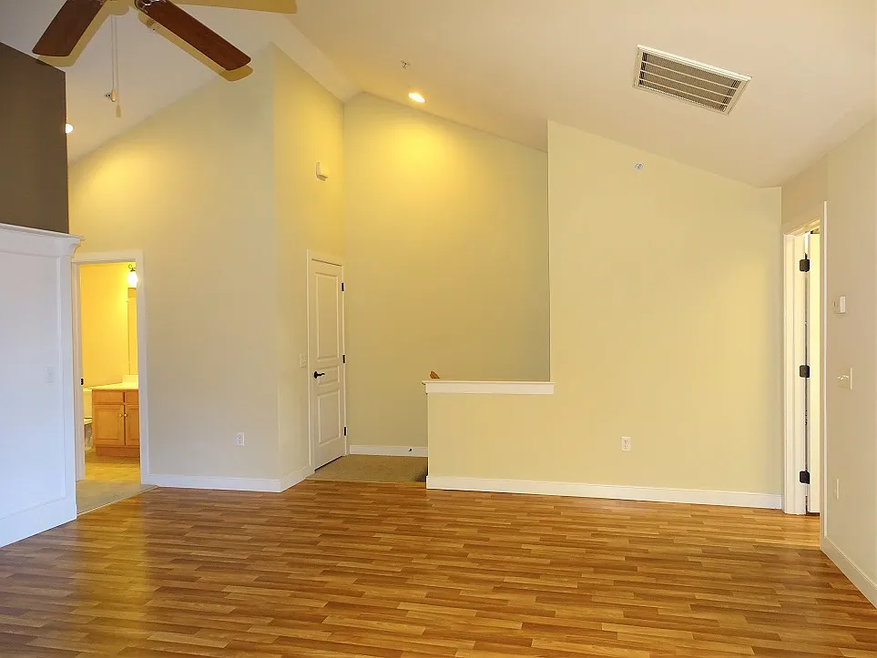 Stonecreek Court — Photo 3