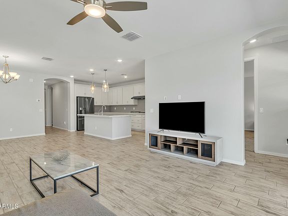4th image of 15236 W PORTLAND Street