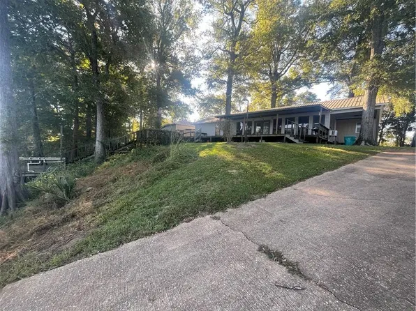 194 Island Dr, Jonesville, LA 71343