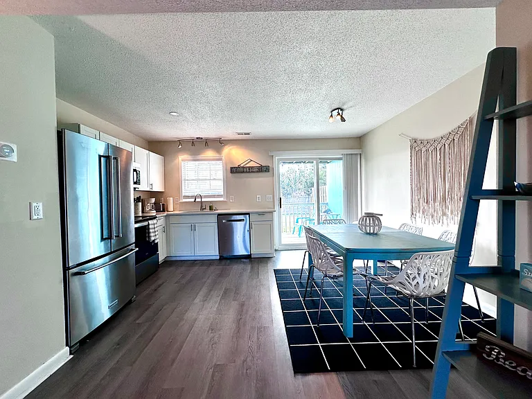 119 Center Dr #A — Photo 3