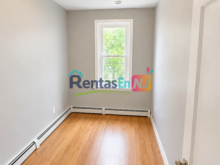 331 E Jersey St #3C — Photo 3