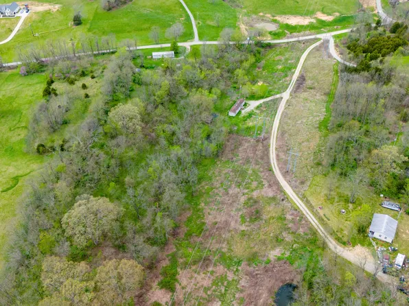 1223 Glass Pike, Stamping Ground, KY 40379