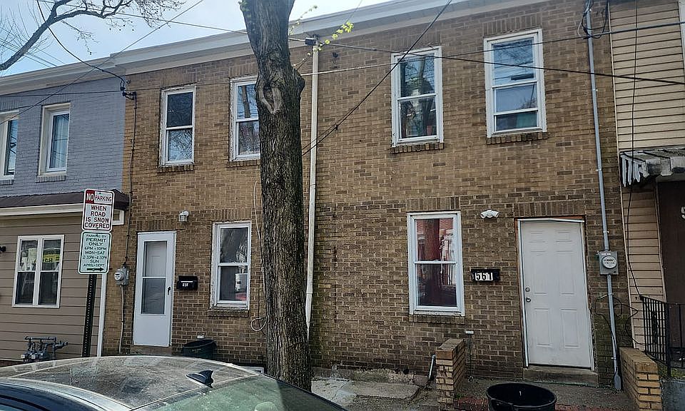 2nd image of 561 Lamberton St