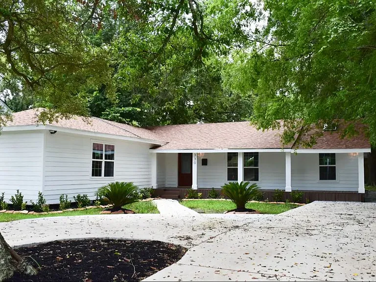 330 S Caldwood Dr — Photo 1