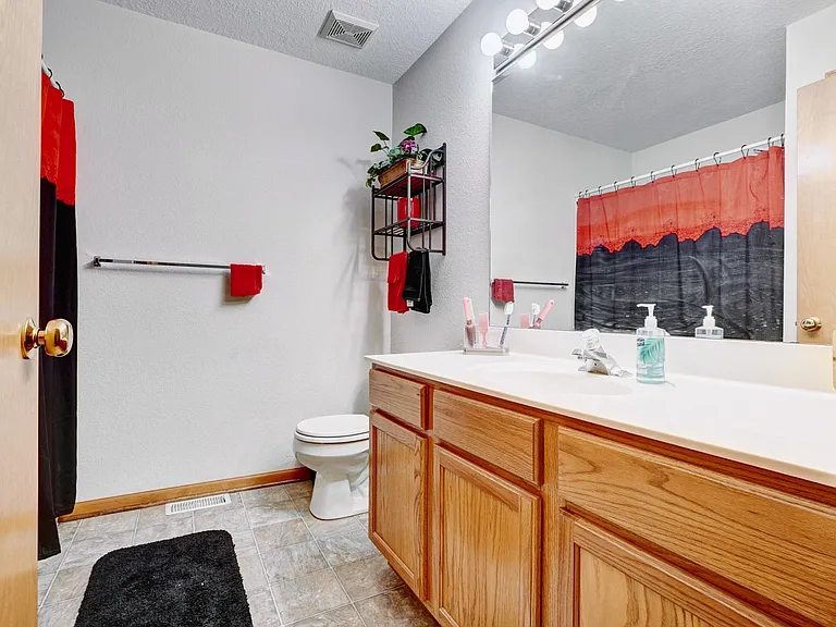 3410 Zinnia Dr — Photo 8