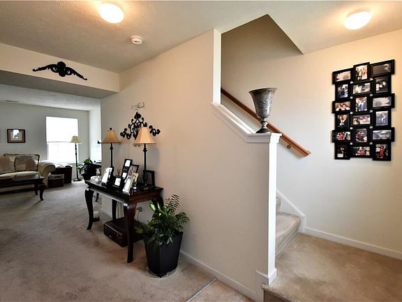 3rd image of 6134 Goldenrod Ln