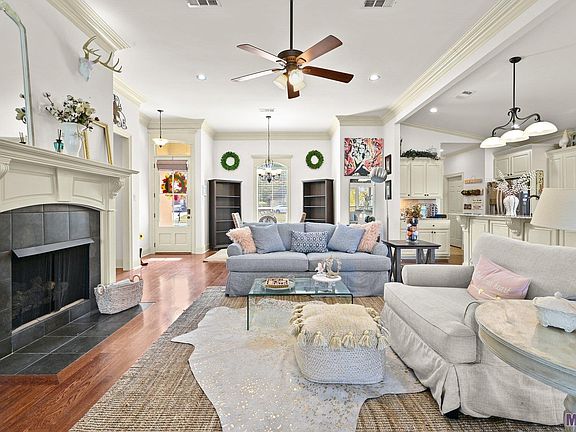 5th image of 13351 Williamsburg Dr