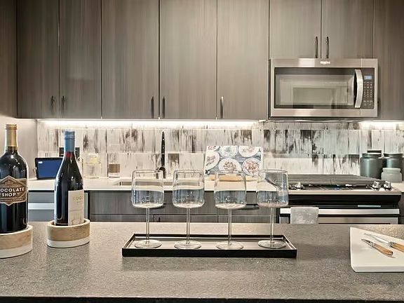 4th image of 174 N Ada St #1308