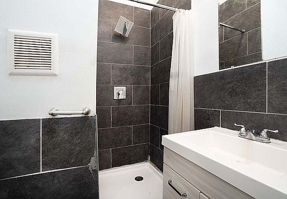 5th image of 318 Suydam St #2R