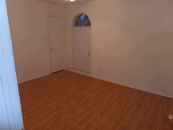 3rd image of 2633 Bent Brook Dr