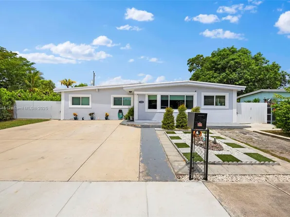 18022 NW 7th Ct, Miami Gardens, FL 33169