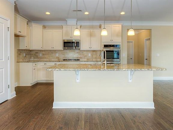 5th image of 4048 Shadowbrook Dr