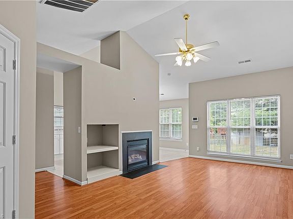 5th image of 5303 Carriage Woods Dr