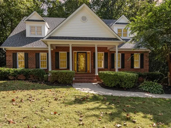 151 Birchwood Ln, Mocksville, NC 27028