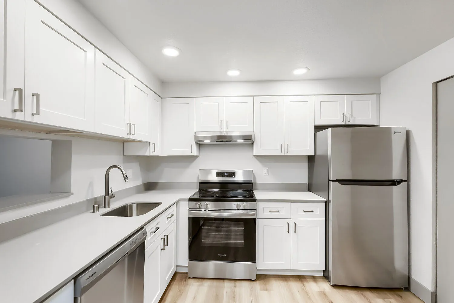 2 bed, 1.5 bath, 1188 sqft, $2,495 — Photo 2