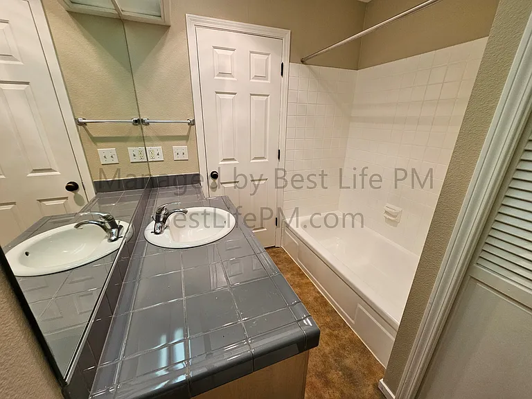 1535 SW Clay St #301 — Photo 33