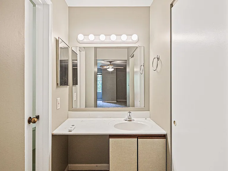 4906 Columbia Rd #8 — Photo 18