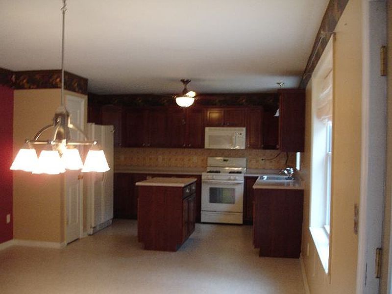 4th image of 43 WHITNEY Road