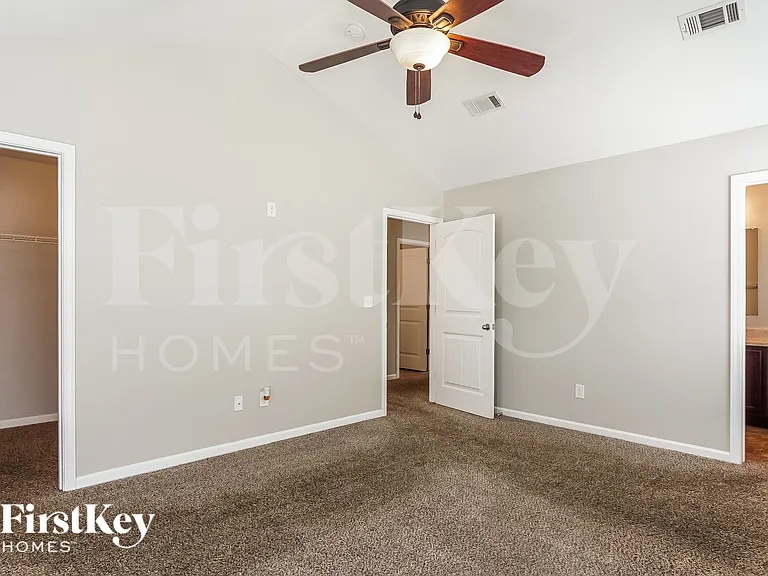 4778 Woodford Cir — Photo 11