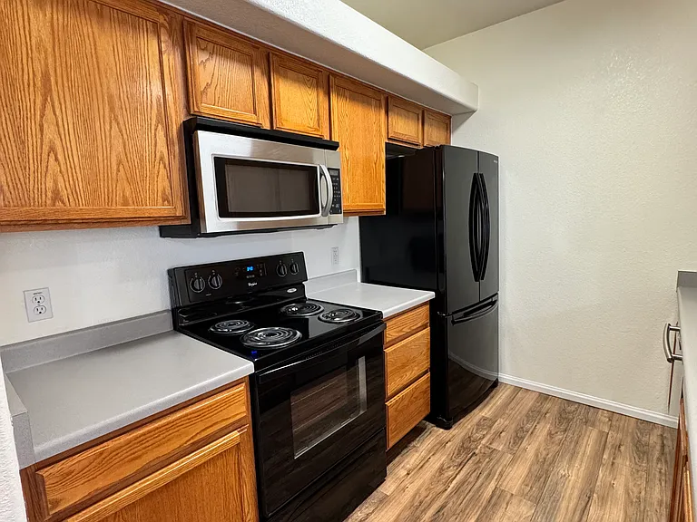 18919 E Warren Cir #B-102 — Photo 18