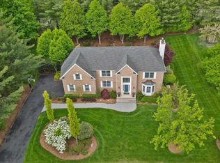15 Carrington Ct, Woodcliff Lake, NJ 07677