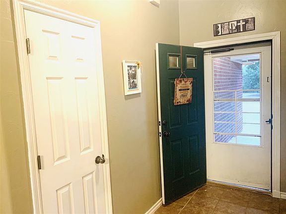 3rd image of 1005 Mahar Dr