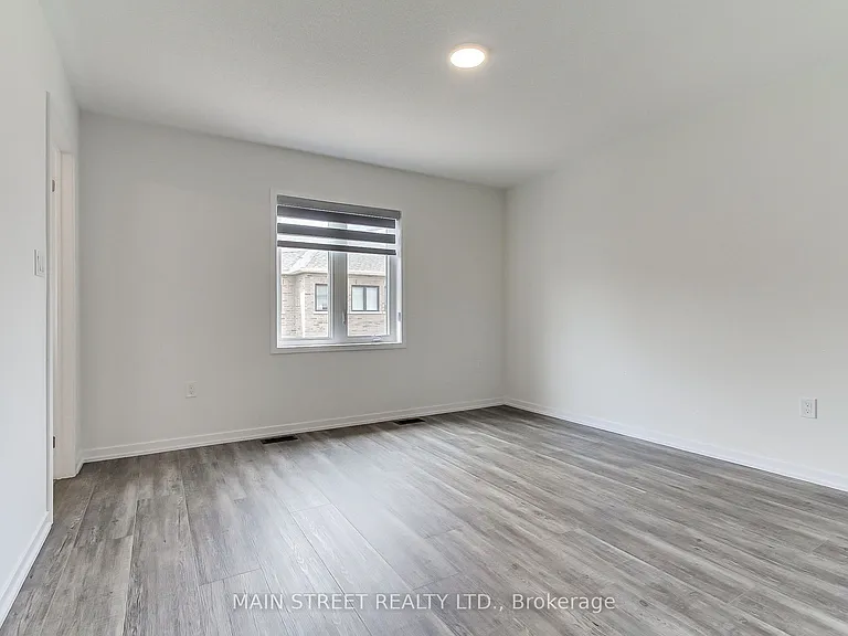 12 Donald Ingram Cres — Photo 27