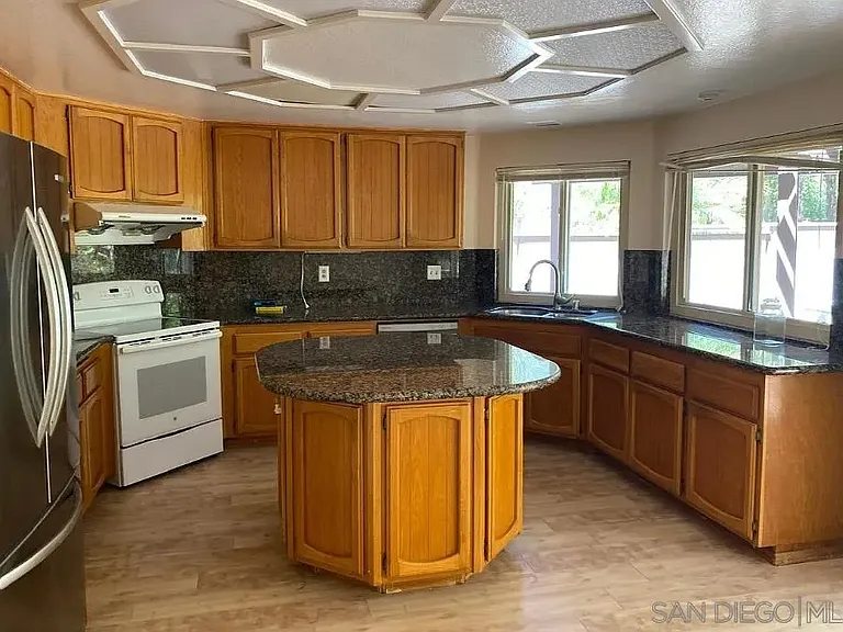 12592 Heatherfield Ln — Photo 9