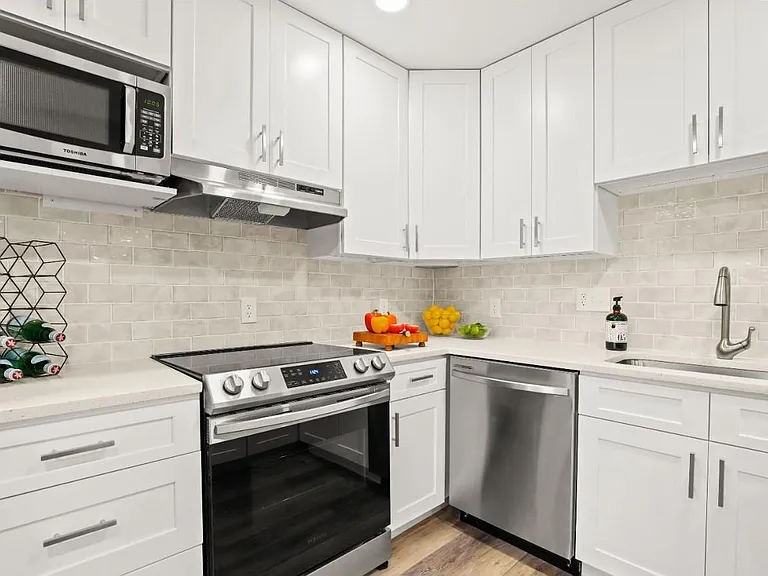 3562 Nottingham Ct #2 — Photo 7