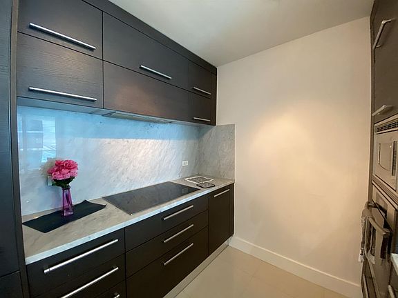 5th image of 900 Biscayne Blvd APT 3710-1