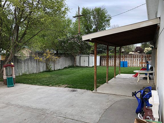 Patio for a basketball hoop