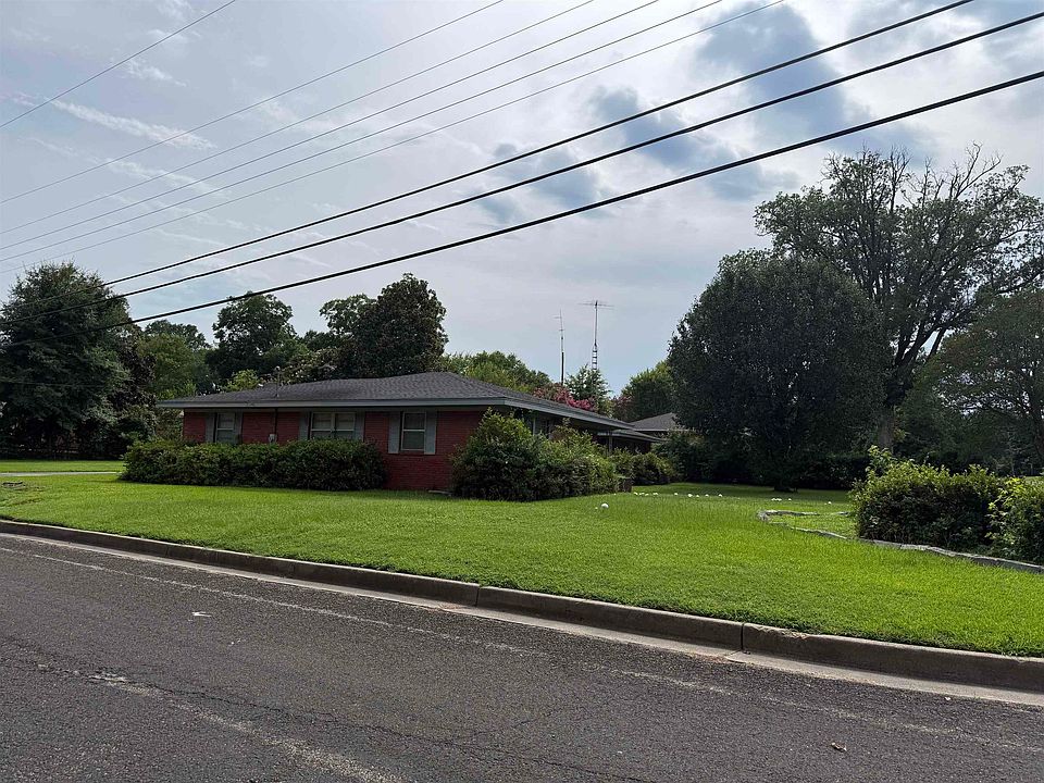 1st image of 600 Woodcrest Ln