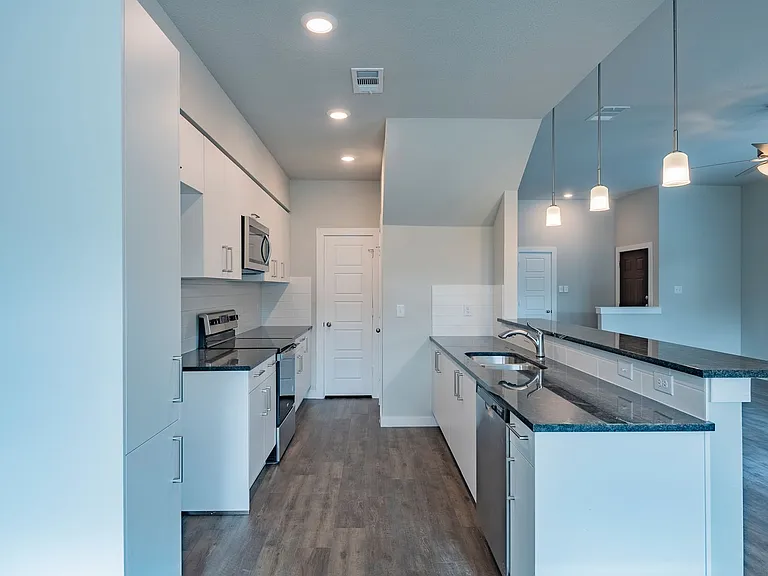 644 Wheatfield Dr — Photo 9