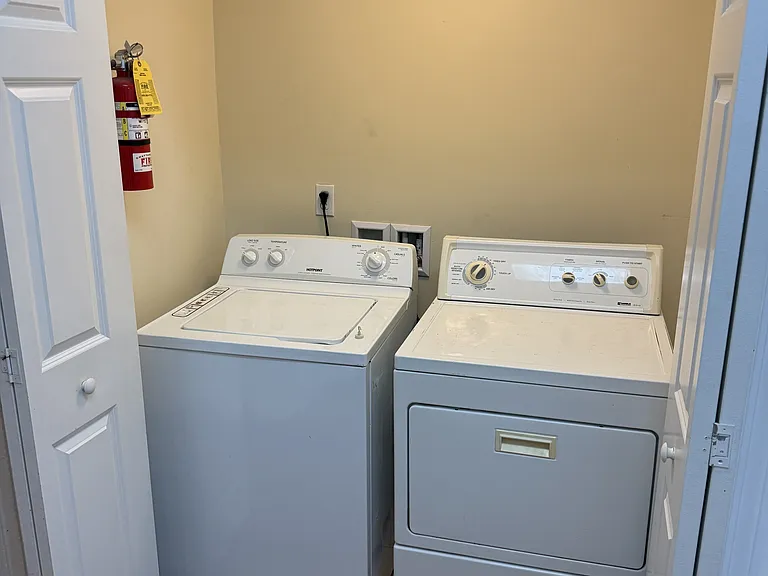 912 Oak St #3 — Photo 7