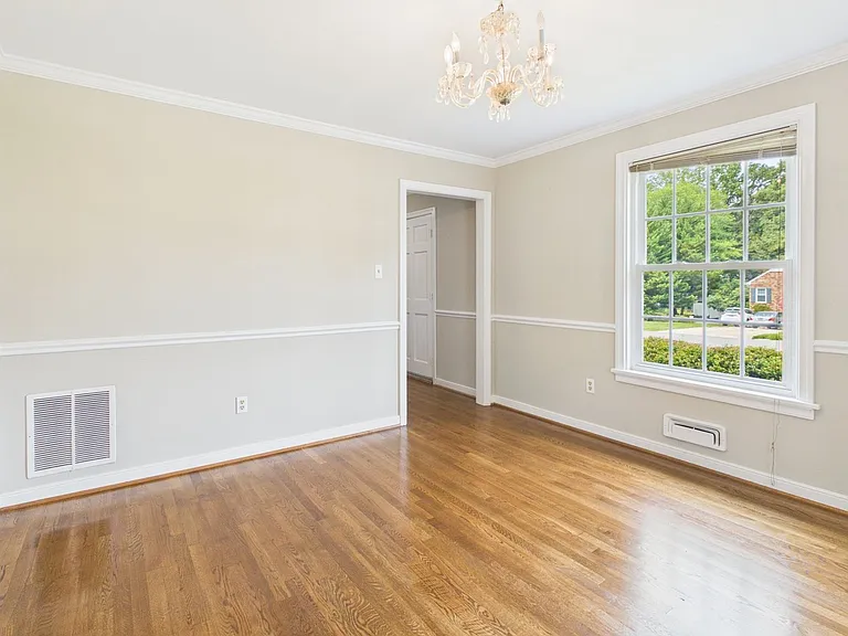 1519 Chauncey Ln — Photo 14