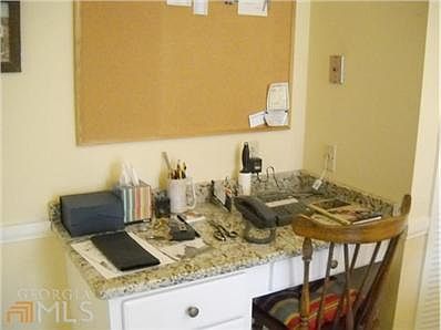 Additional desk space in kitchen area