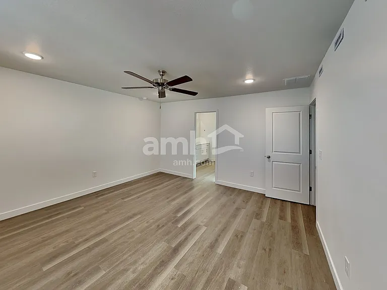 4536 S 98th Ln — Photo 12
