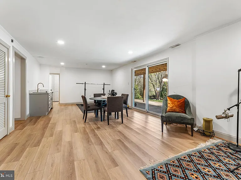 2820 Ellicott St NW — Photo 29