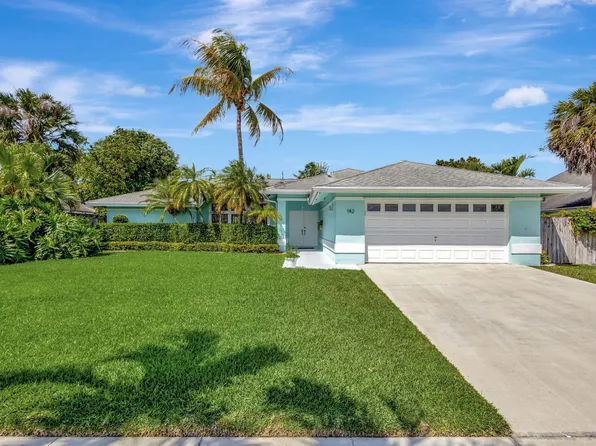 142 Queens Lane, Royal Palm Beach, FL 33411