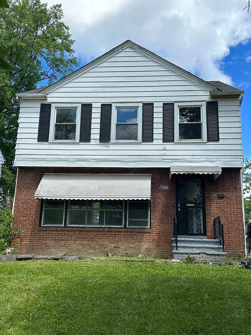17203 Eldamere Ave photo 1