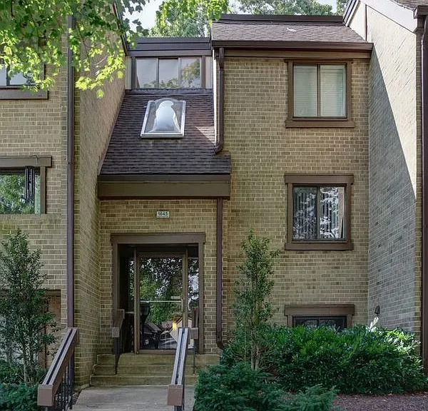 1645 Parkcrest Cir #101 — Photo 26