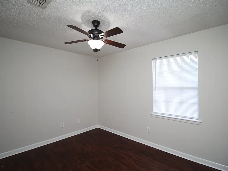 5078 Barbara Ln — Photo 11