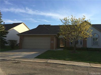225 Shore Brook Ln #1, Commerce Township, MI, 48390