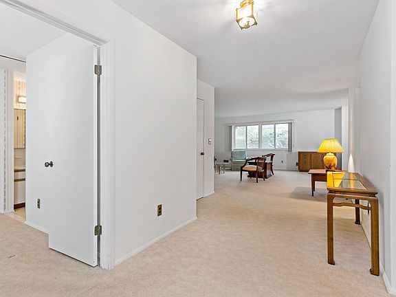 KathyOD-185 Long Hill Dr-1.JPG