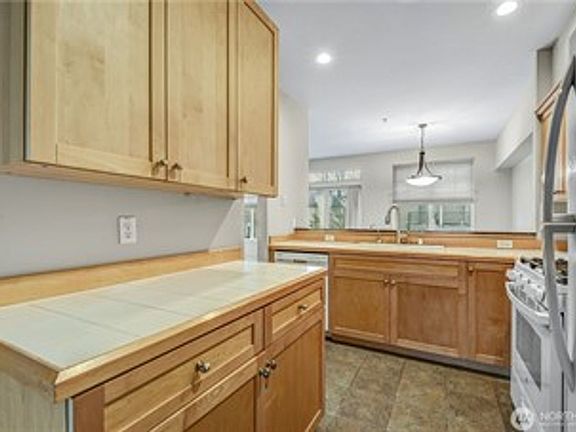 3rd image of 9225 122nd Ct NE APT K501