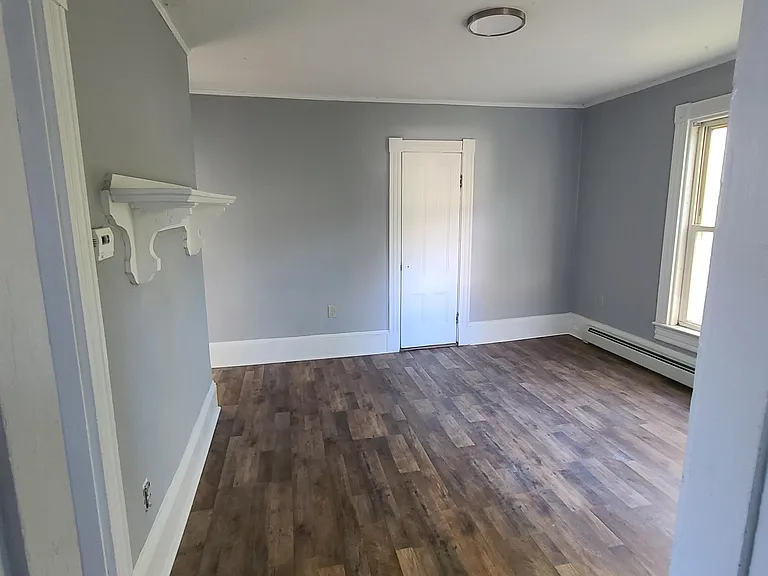 12 Autumn St #2 — Photo 3