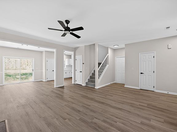3rd image of 629 Hanska Way