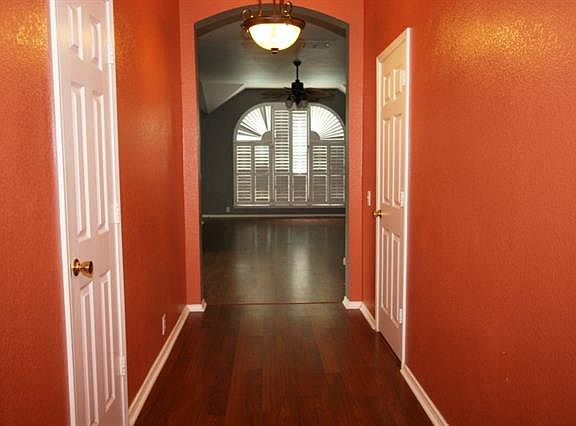 2nd image of 532 Glenwood Dr