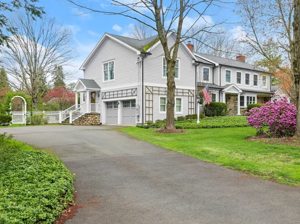 39 Parade Hill Lane, New Canaan, CT 06840