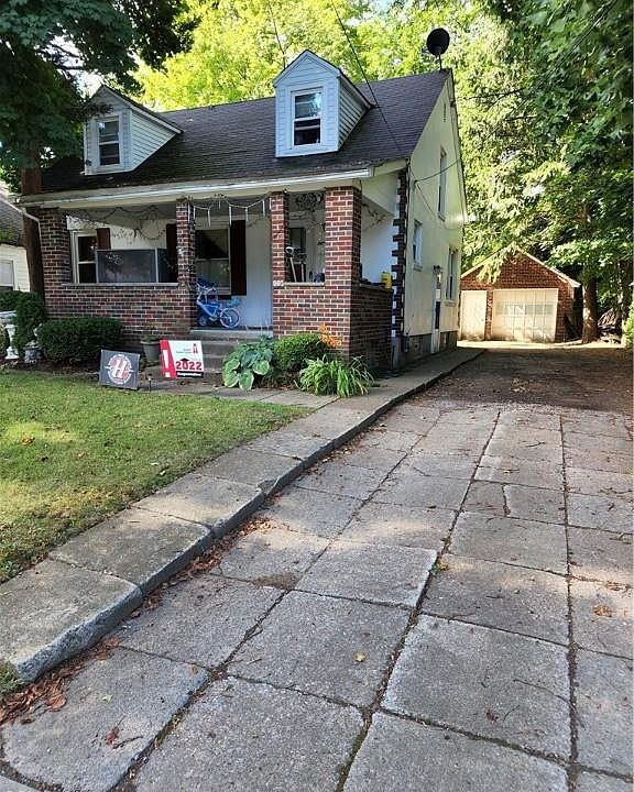 2nd image of 903 Owego St